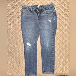 Womens size 14 petite skinny jeans.